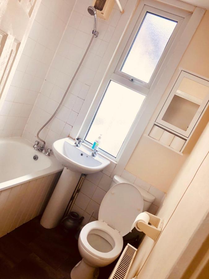 Ac Lounge 125 Apartment Рочфорд Екстериор снимка