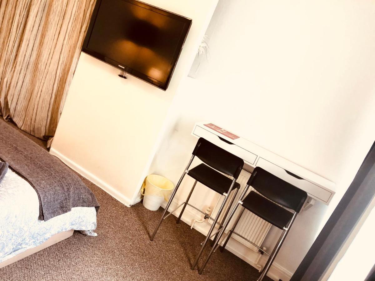 Ac Lounge 125 Apartment Рочфорд Екстериор снимка