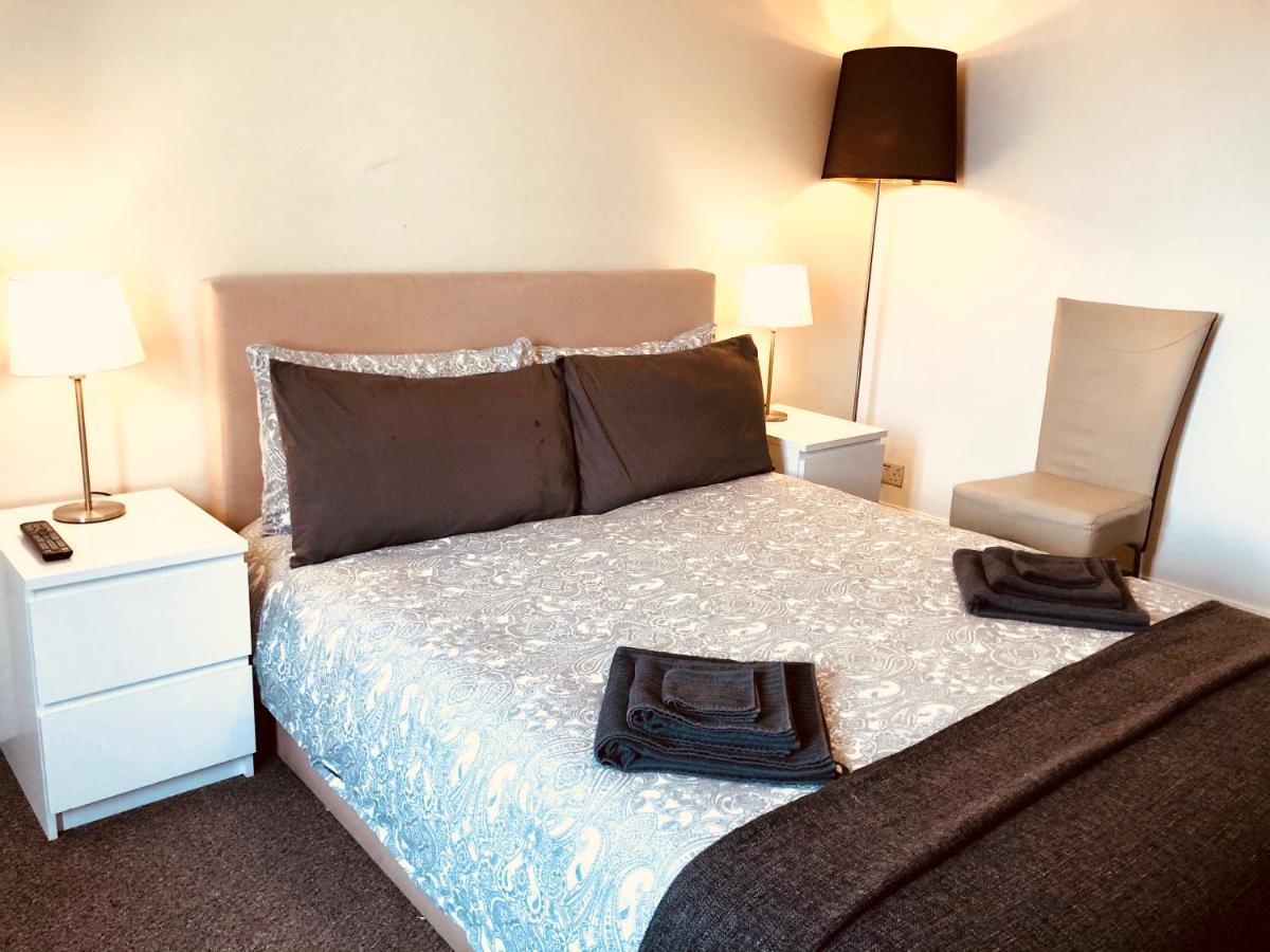 Ac Lounge 125 Apartment Рочфорд Екстериор снимка