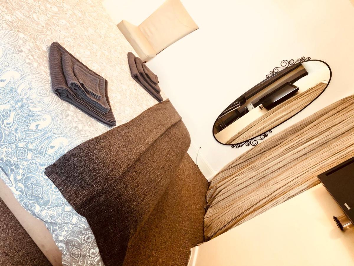 Ac Lounge 125 Apartment Рочфорд Екстериор снимка