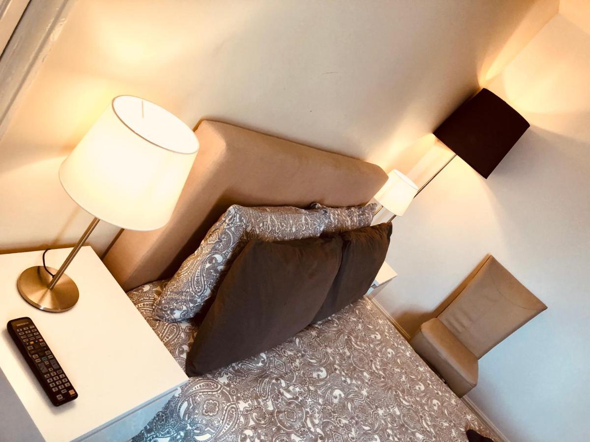 Ac Lounge 125 Apartment Рочфорд Екстериор снимка