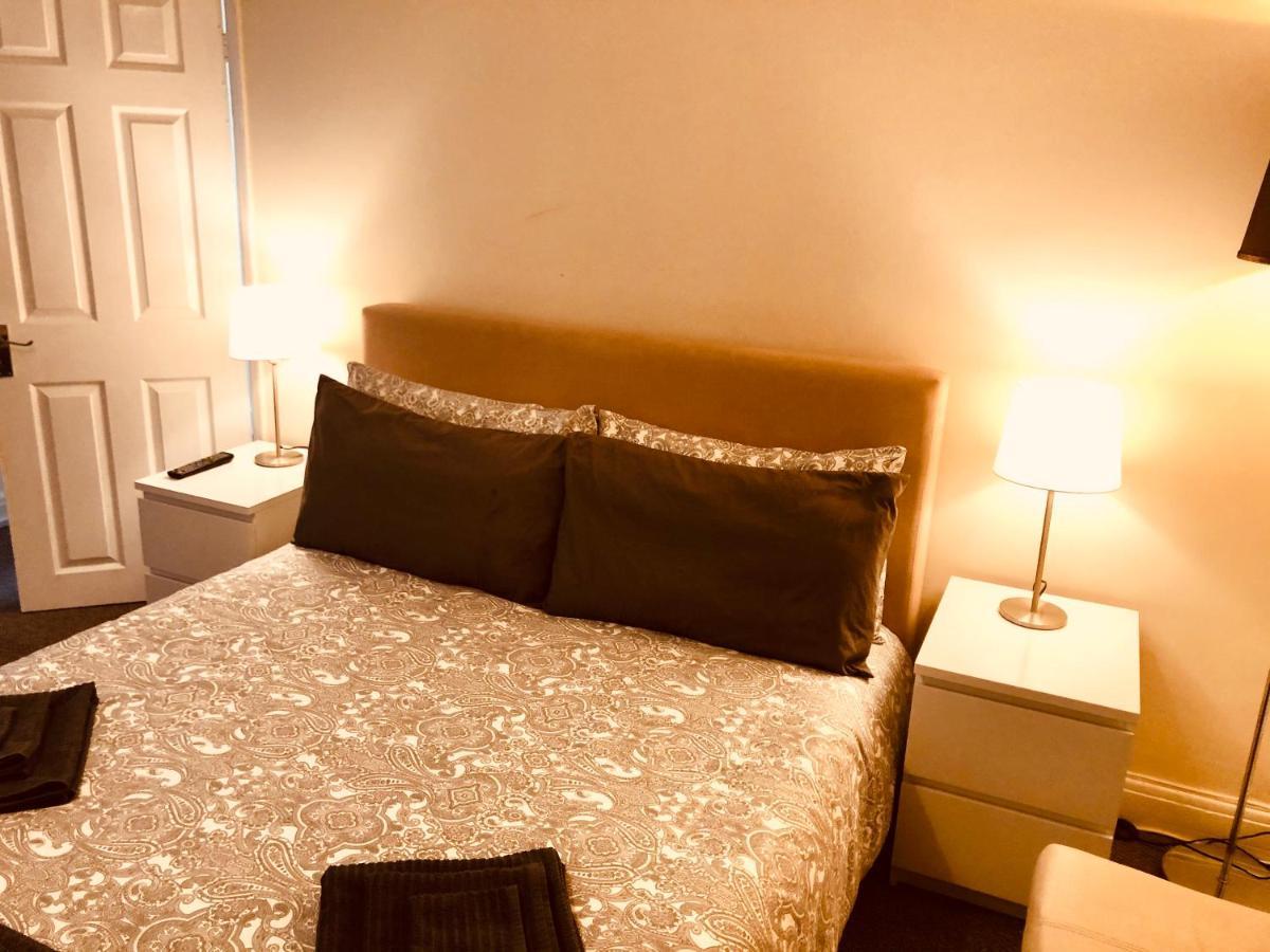 Ac Lounge 125 Apartment Рочфорд Екстериор снимка