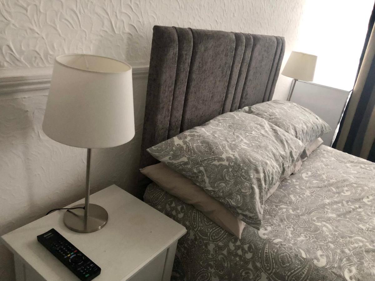 Ac Lounge 125 Apartment Рочфорд Екстериор снимка