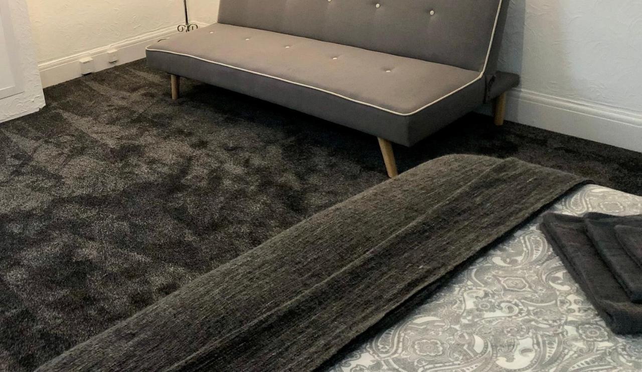 Ac Lounge 125 Apartment Рочфорд Екстериор снимка